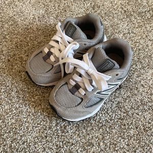 New balance tennis shoe